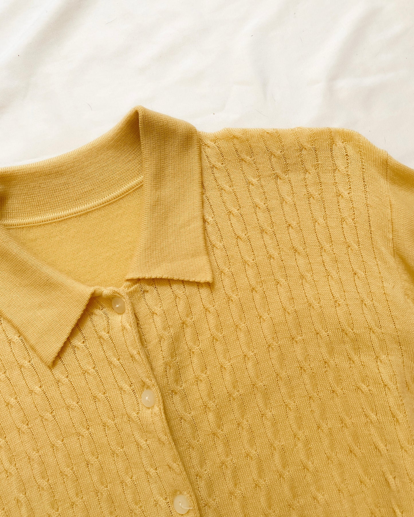 Cardigan amarillo