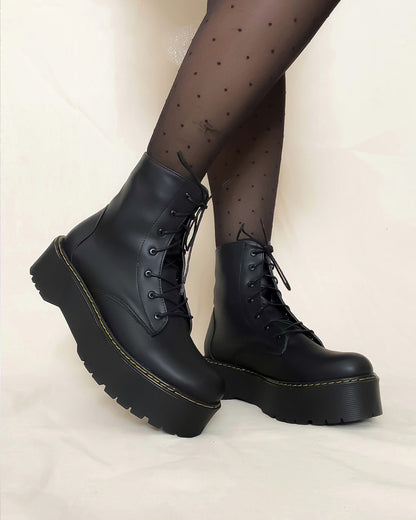 Combat boots: Iris